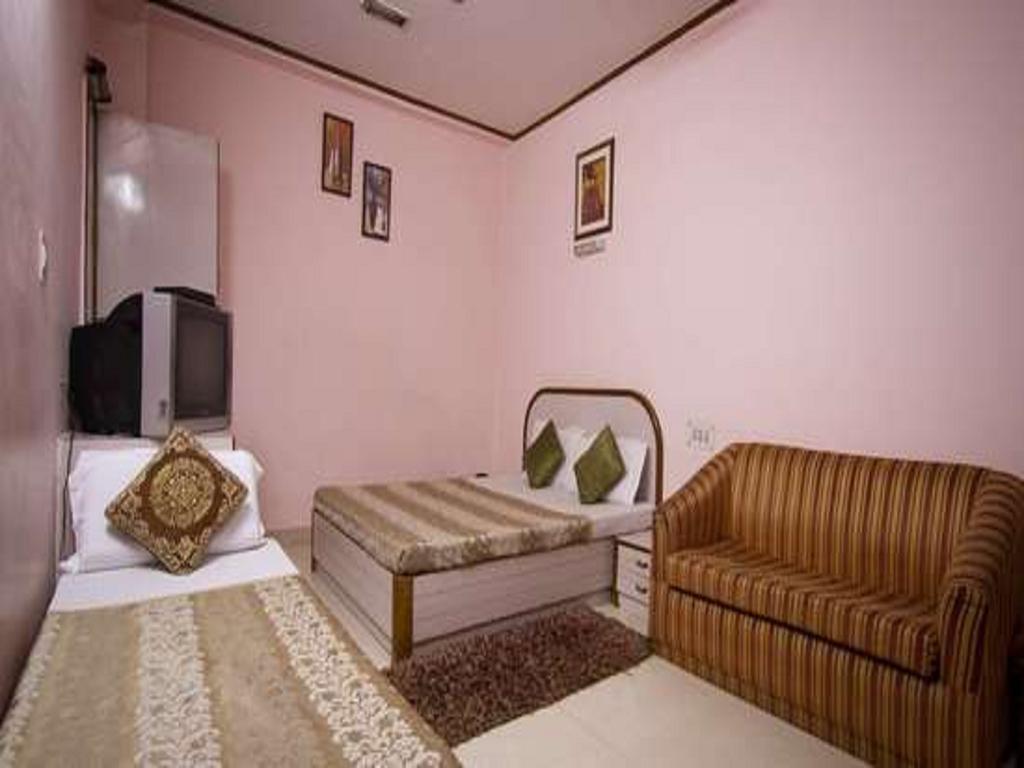 Hotel Woodland Deluxe New Delhi Exterior photo