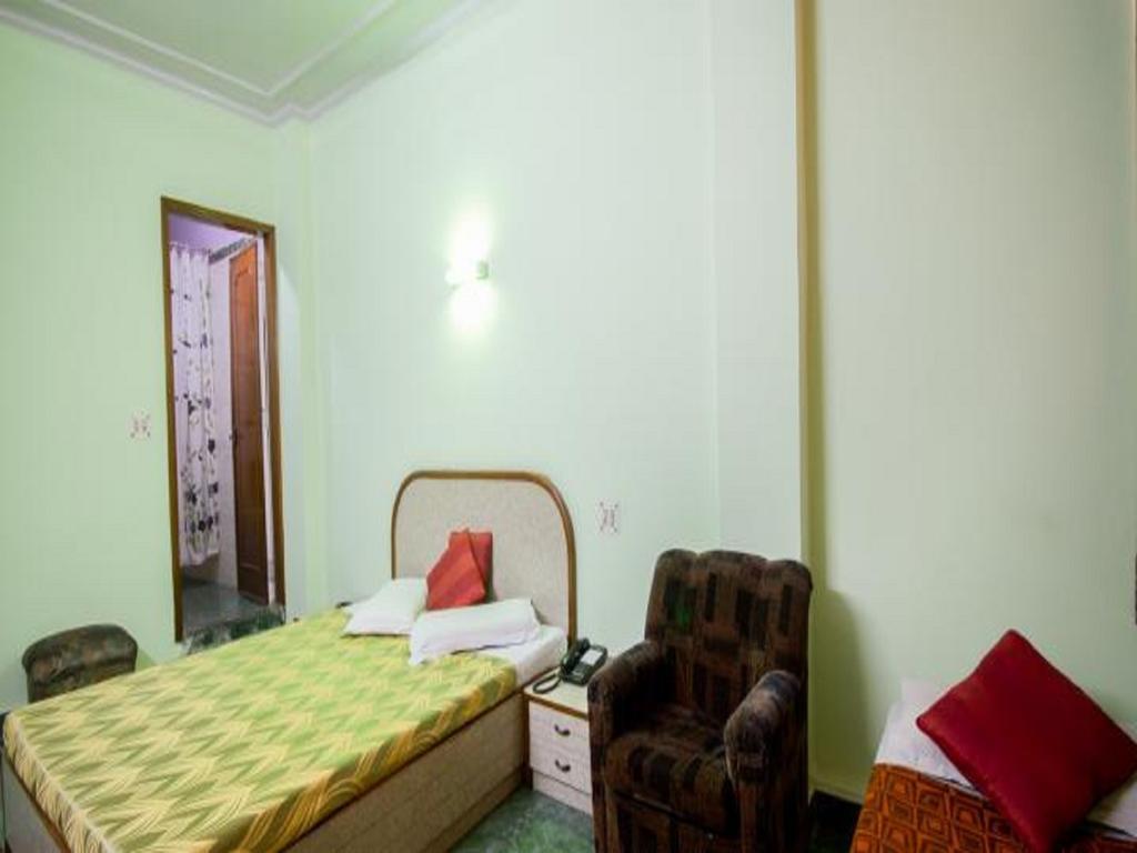 Hotel Woodland Deluxe New Delhi Exterior photo