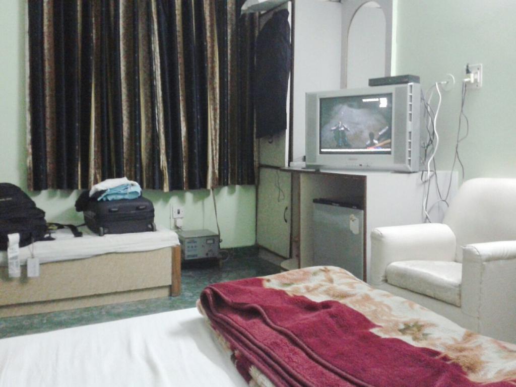 Hotel Woodland Deluxe New Delhi Exterior photo